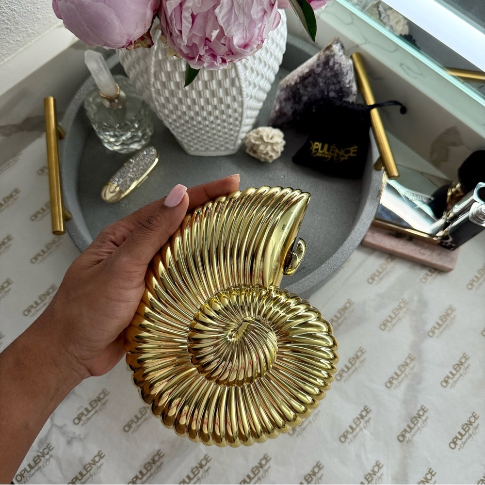 Gold Shell Clutch - Picture 4 of 5